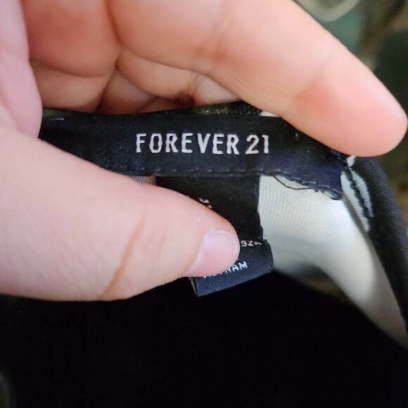 Forever 21 Floral Dress - Picture 6 of 7